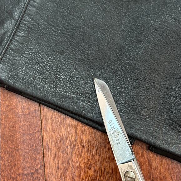 Vintage Code Nouveau Classic and Versatile Black Leather Pencil Skirt, Size 4/Sm - Picture 10 of 10